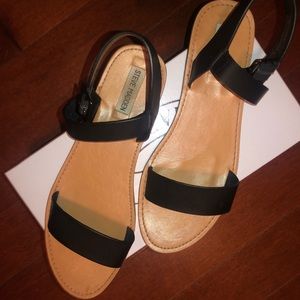 Steve Madden black sandals
